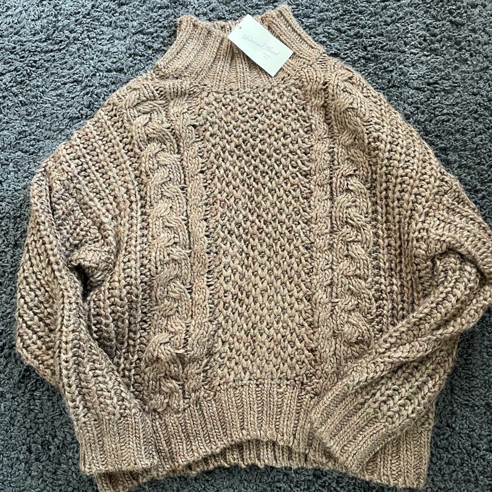Universal Thread Sweater light brown/taupe size small NWT